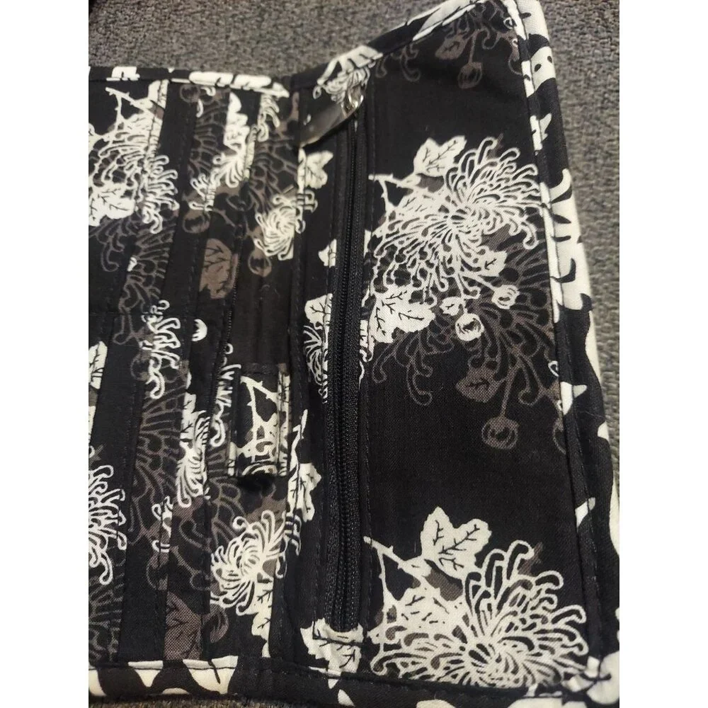 RETIRED VERA BRADLEY TRI-FOLD‎ WALLET BLACK WHITE FLORAL DESIGN ID/CREDIT *flaw - Picture 12 of 15